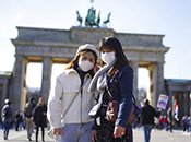 SPGMIRealEstate's tweet photo. #COVID-19 crisis prompts Deutsche Wohnen to use dividend cut for €30m tenant fund https://t.co/tGtP9neJw8 https://t.co/BdbRSZdRGx