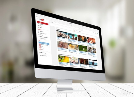 DarioFlaccovio's tweet photo. Cosa succede quando diamo la colpa a #YouTube o a un’altra #tecnologia per le cose che non ci piacciono del mondo?
Insieme ad @lamentevisiva  troverai idee e strumenti utili a educatori, genitori e formatori. Scopri "Il sogno di Youtube" sul nostro sito!
 https://t.co/djg3h5W7hD https://t.co/KfIcGDDPpv