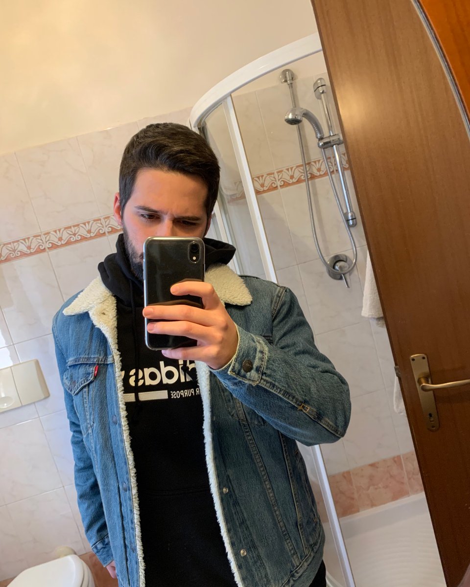 tacconimusic's tweet photo. Una Pecora di Jeans 🐑👖
•
•
•
•
•
#me #selfie #newpic #adidas #levis #apple #portrait #tbgoout #pic #photography #deejay #love #happy #music #like #picoftheday https://t.co/mEmXgUDIkG