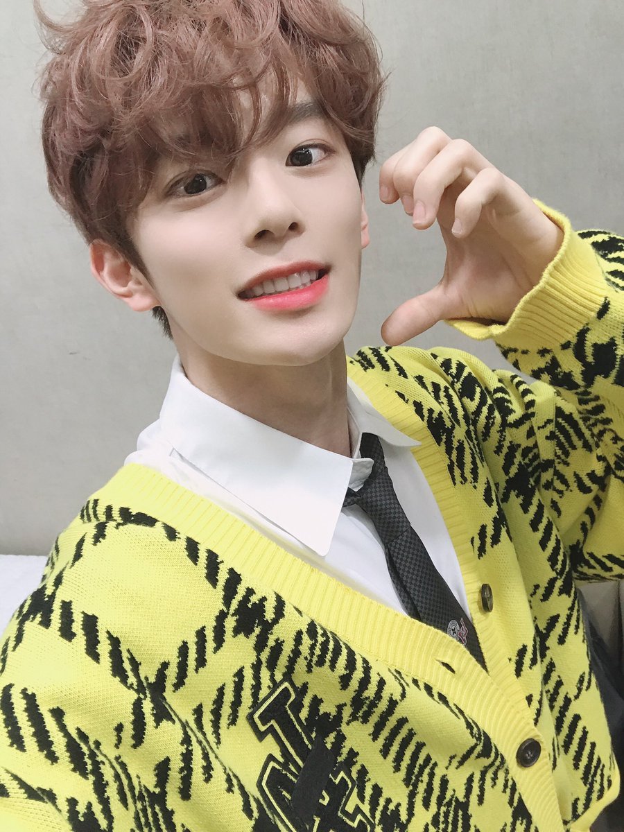 O2VRX2's tweet photo. 베리베리 동헌
베리베리 호영
베리베리 민찬
베리베리 계현
베리베리 연호
베리베리 용승
베리베리 강민
베리베리 택택택
베리베리 레이백
베리베리 딱잘라서 말해
베리베리 귀여워
베리베리 불러줘
베리베리 사랑해
베리베리 좋아해 https://t.co/UvuubDR9Y8