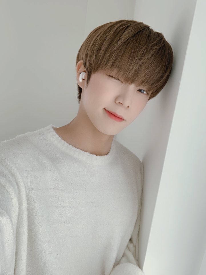 O2VRX2's tweet photo. 베리베리 동헌
베리베리 호영
베리베리 민찬
베리베리 계현
베리베리 연호
베리베리 용승
베리베리 강민
베리베리 택택택
베리베리 레이백
베리베리 딱잘라서 말해
베리베리 귀여워
베리베리 불러줘
베리베리 사랑해
베리베리 우리집 https://t.co/qrLw3uQy0n