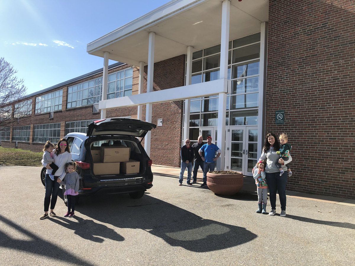 NAMiddle's tweet photo. Thank you NAMS for your donation of hand sanitizer and wipes for Lawrence General Hospital! https://t.co/SfBJNl15ZG