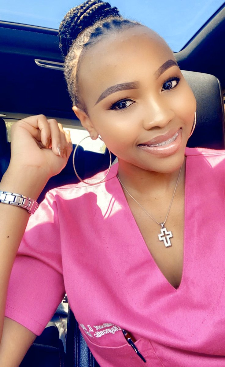 Bontle__M's tweet photo. She’s the type of woman who ministers her God-given exuberance even in her silence..💕
#HealthcareHeroes
#DayOneOfLockdown
#21daylockdownSA https://t.co/3q2rRbqmkP