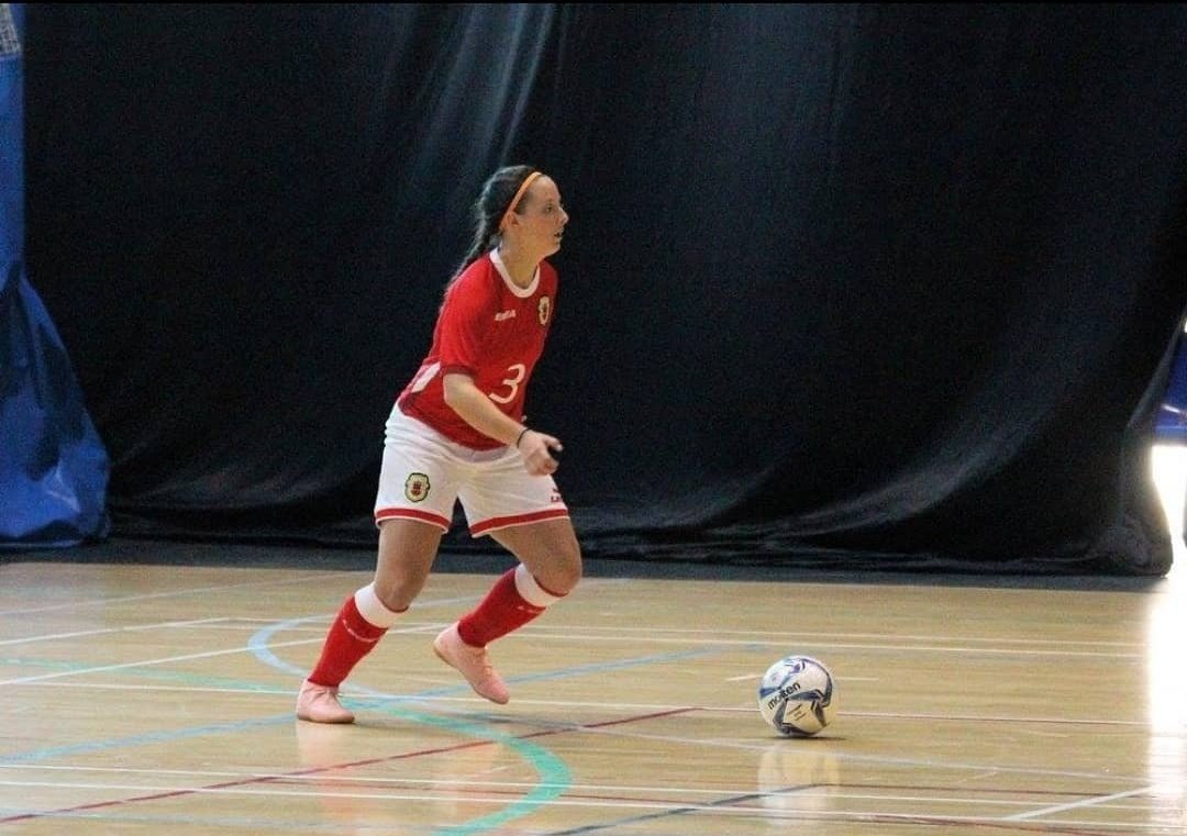 UCLanWFutsal's tweet photo. CAPITANA @Seleencelecia! We were so fortunate to have a natural leader who helped this club reach a whole new level. You represented your country and showed us what true leadership is. You will be missed but we hope you can visit us in the future! 🔴⚫ https://t.co/d8ocGnMhA9
