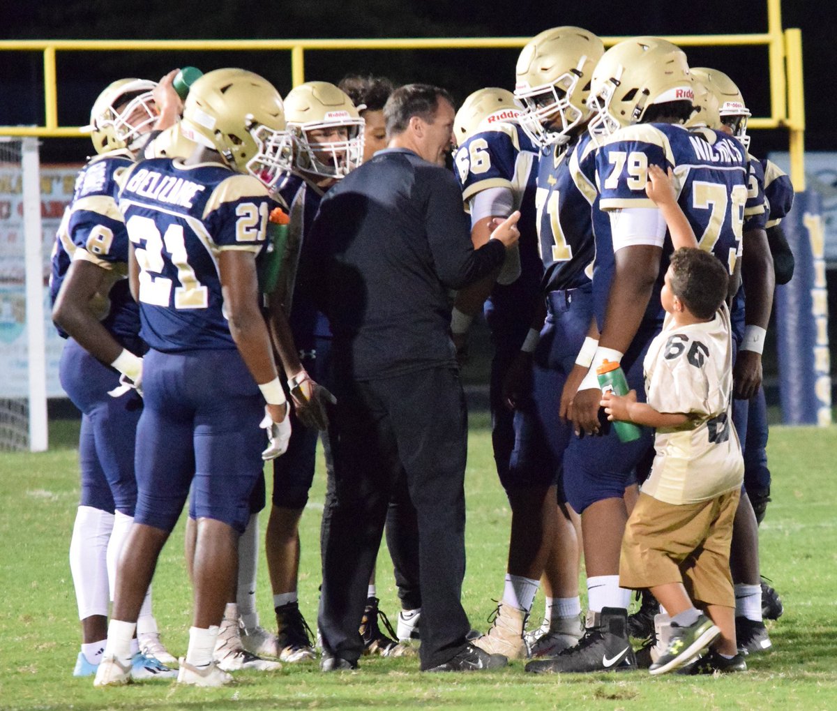 AthleticsCsdhs's tweet photo. We are pleased to announce Coach Al Waters @AlWaters15 as the new Varsity Head Football Coach at Cambridge-South Dorchester High School. Coach Waters brings a wealth of knowledge and experience to the Football Program that will help in continuing the winning tradition @CsdVikings https://t.co/b4JgkbECDg