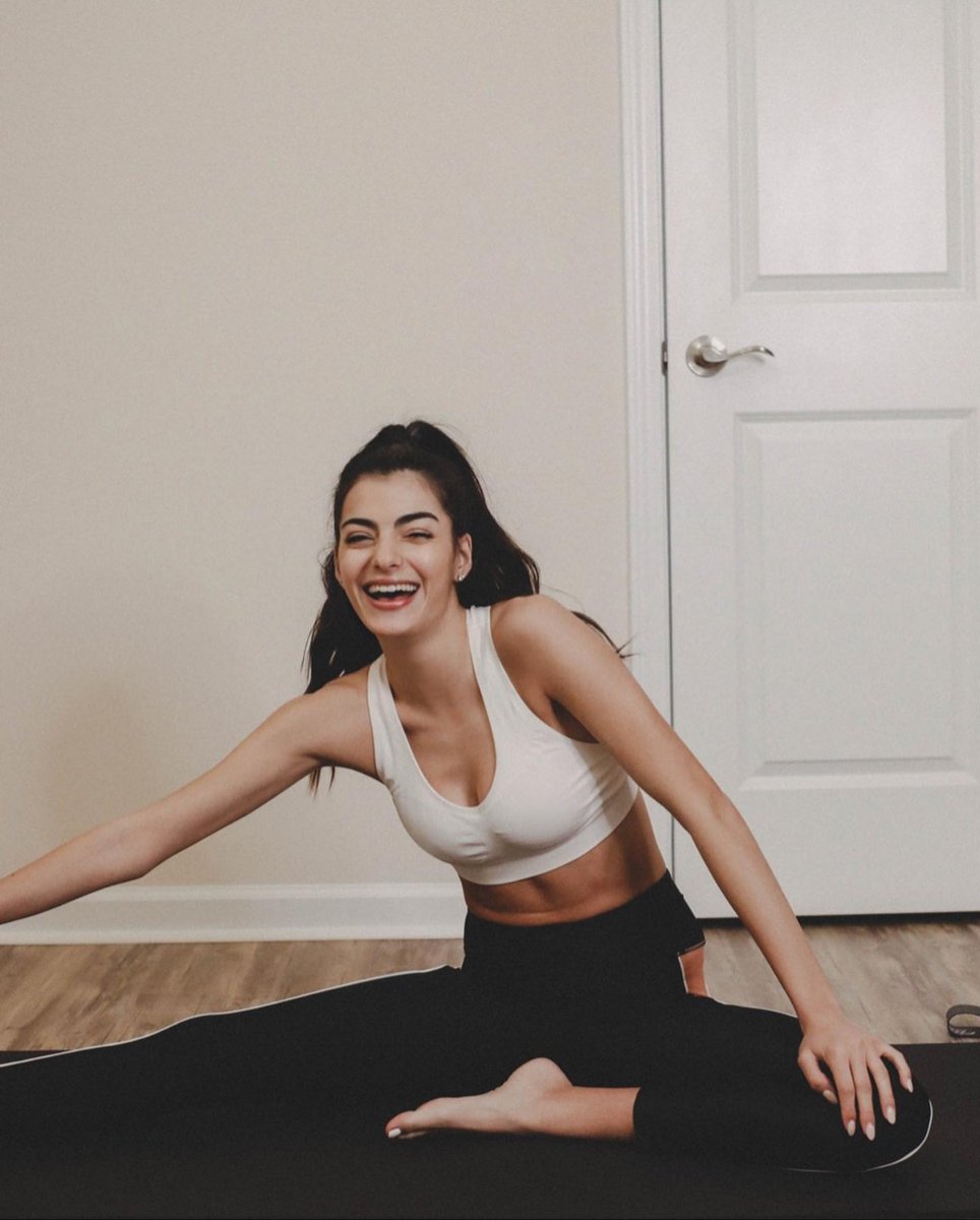 Smokey McPherson on X: Gorgeous race car driver, Toni Breidinger, keeping  limber in anticipation of the eventual start of race season. Id like to  see her get an IndyCar ride. 🏁🏎 Her #