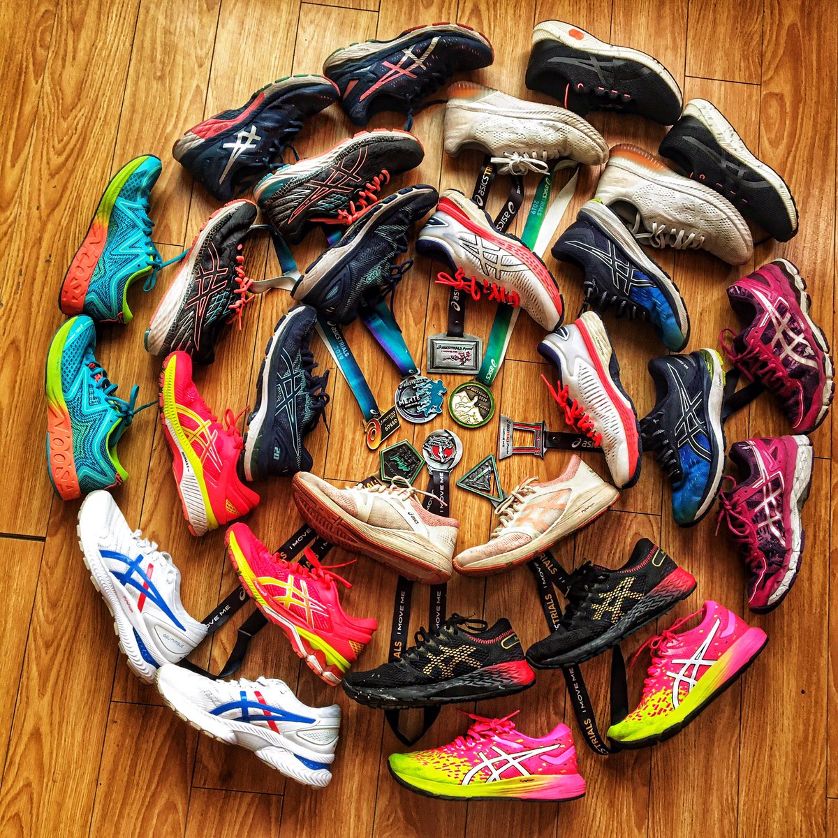 arylac74's tweet photo. #AsicsTrials Son carreras que nos hicieron retarnos, que podemos superarnos cada vez más,
unidos podemos vencer la batalla 🙌🏻🙌🏻
#UntiedYetUnited
#keepmoving
@asicsmexico
#asicstrainingprogram #Imoveme #ASICSFrontRunner #asicsfrontrunneritaly🇮🇹
#asicsfrontrunnerspain 🇪🇸 https://t.co/YbElrbhNtv