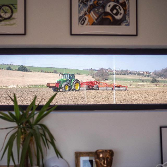 gregvillalobos's tweet photo. Watching the farming channel on the old real life TV 🌽 #shootdontride https://t.co/TmFTL5G1Fd https://t.co/VAAegWjsNZ