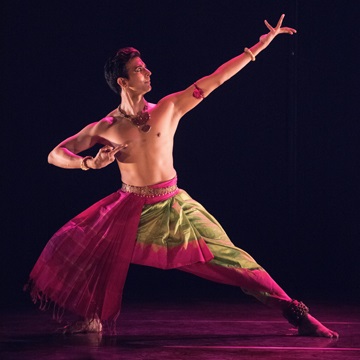 The Dance Centre presents Discover Dance! on May 14! Discover Dance is entertaining, informative and suitable for the entire family. Get your tickets TODAY >> bit.ly/DC-DiscoverDan…