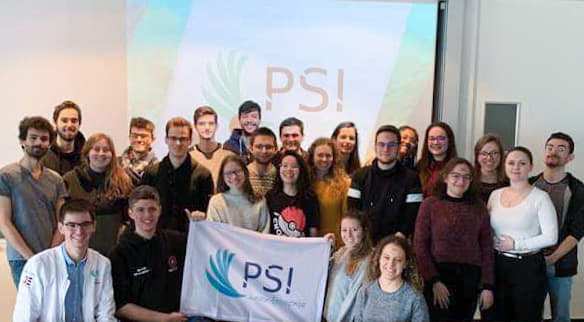 Coucou ! Voici quelques photos du nouveau mandat de PSI ! 

N’hésitez pas à nous suivre sur nos différents réseaux : 
--&gt; Instagram, oui oui, c'est très récent (physique_strasbourg_ingenierie) 
--&gt; Facebook (Physique Strasbourg Ingénierie/PSI - Junior-Entreprise de TPS