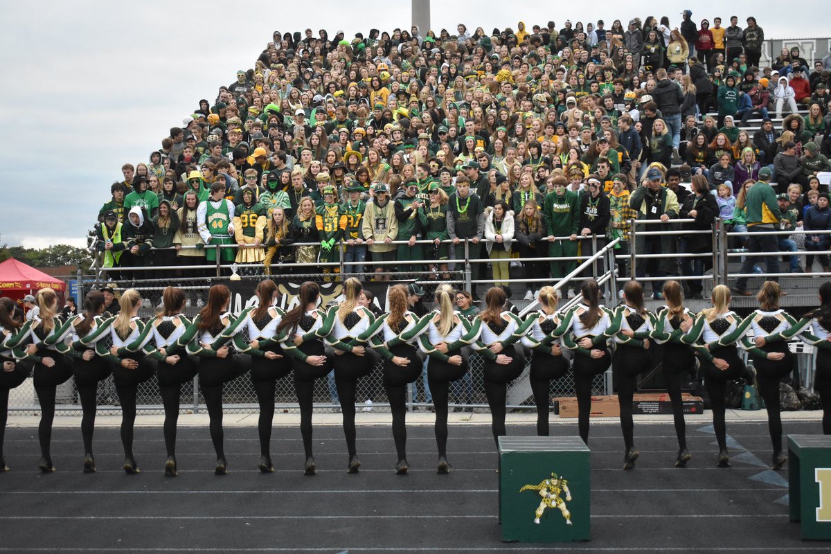 lots of green and gold for #TEAMSUPERSELLS #hpshomespirit2020 <a href="/Kyra424/">Kyra Sells</a> 🧡🧡