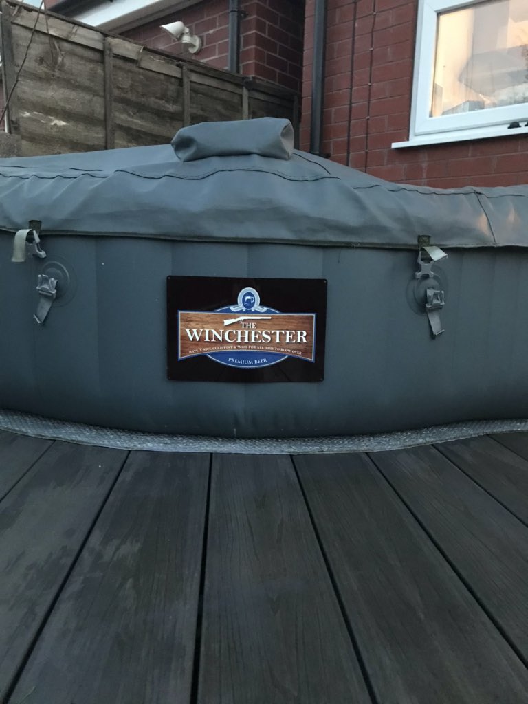 eccy1981's tweet photo. So I’ve decided to name my hot tub....@simonpegg @nickjfrost https://t.co/YOWo4v6QQP