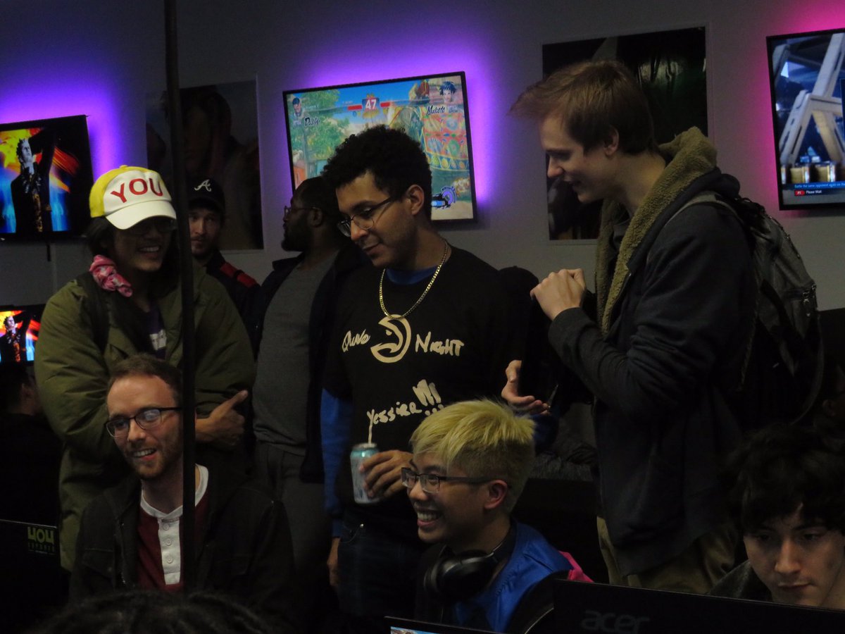 4o4esports's tweet photo. For those who never experienced, this is typically what Fridays are like at 4o4. Together we built it up into the best night of the week. Anime fighters, tekken, 3rd Strike, Soul Cal, N64, Dreamcast, and PS2 throwbacks, BB’s Wings, Beer, and a good ass time! Miss all y’all! https://t.co/clRRKfJgVR
