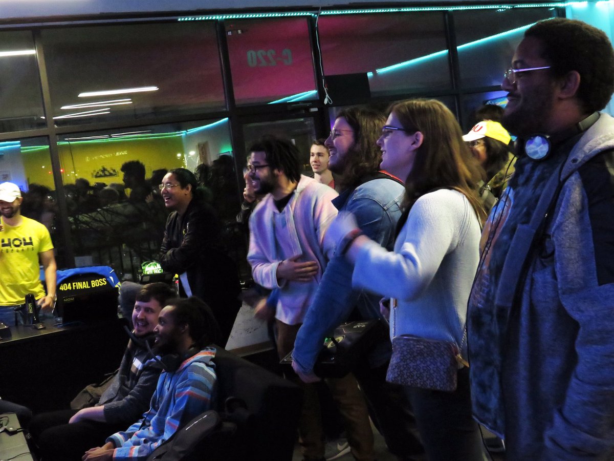 4o4esports's tweet photo. For those who never experienced, this is typically what Fridays are like at 4o4. Together we built it up into the best night of the week. Anime fighters, tekken, 3rd Strike, Soul Cal, N64, Dreamcast, and PS2 throwbacks, BB’s Wings, Beer, and a good ass time! Miss all y’all! https://t.co/clRRKfJgVR