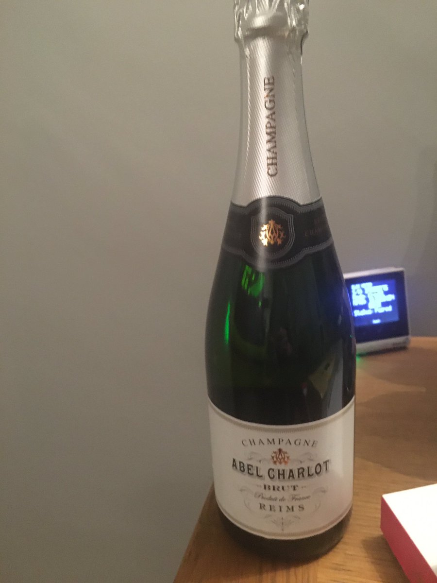 knicholson7's tweet photo. @motoway Just want to say thanks to my great management team for this present for my 35 years service. It’s great working with you all and I’m sure we’ll be back to normal soon. Cheers to another good few years https://t.co/X1OSwXII69