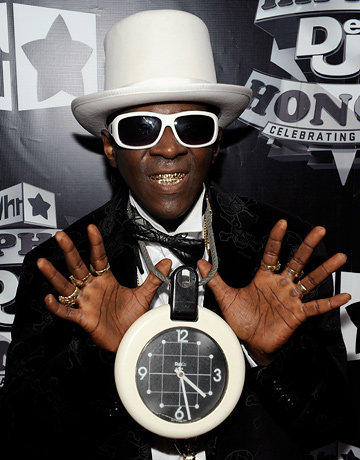 SW_Defined_Flav's tweet photo. Q: What does a clock do when it is hungry?  A: It goes back four seconds.  Flavor Flav! https://t.co/jQCcGMhm6E