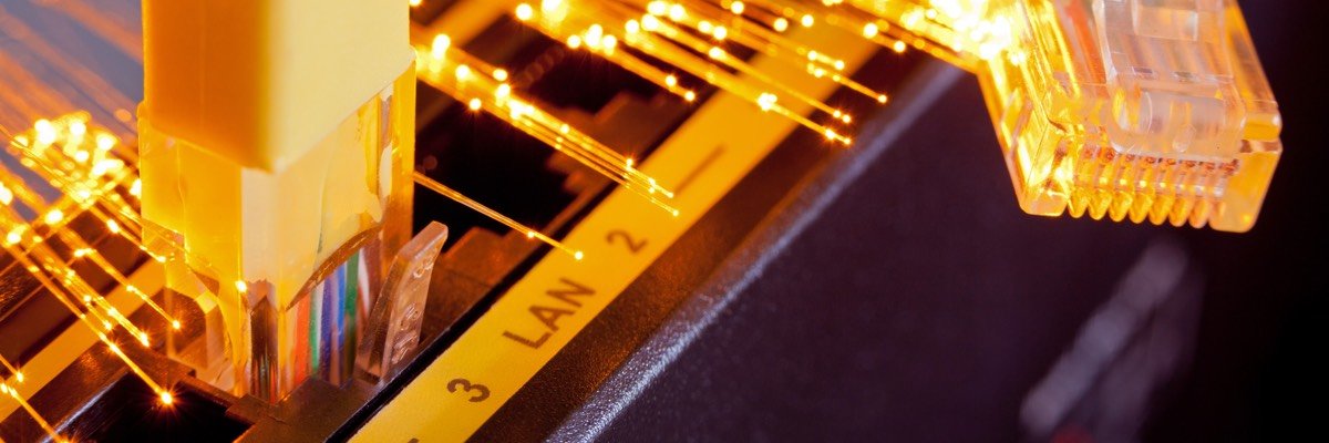 EthernetAllianc's tweet photo. We can't resist a good #standards story, especially when it involves @ieee802. @networkingtt has details of #IEEE 802.3cg. a single-pair #Ethernet standard that supports speeds up to #10Mbps, and extends its range up to 1,000 meters: https://t.co/qVsKApRlij https://t.co/LX13ule8GT