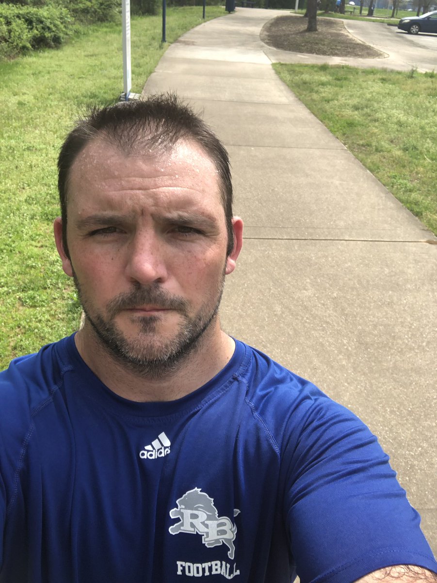 cbrownrun11's tweet photo. Getting out for some trail therapy repping our Red Bank Lions #HCSDigitalSpiritWeek #RBWay #Pr1de https://t.co/LKfkUHew6u