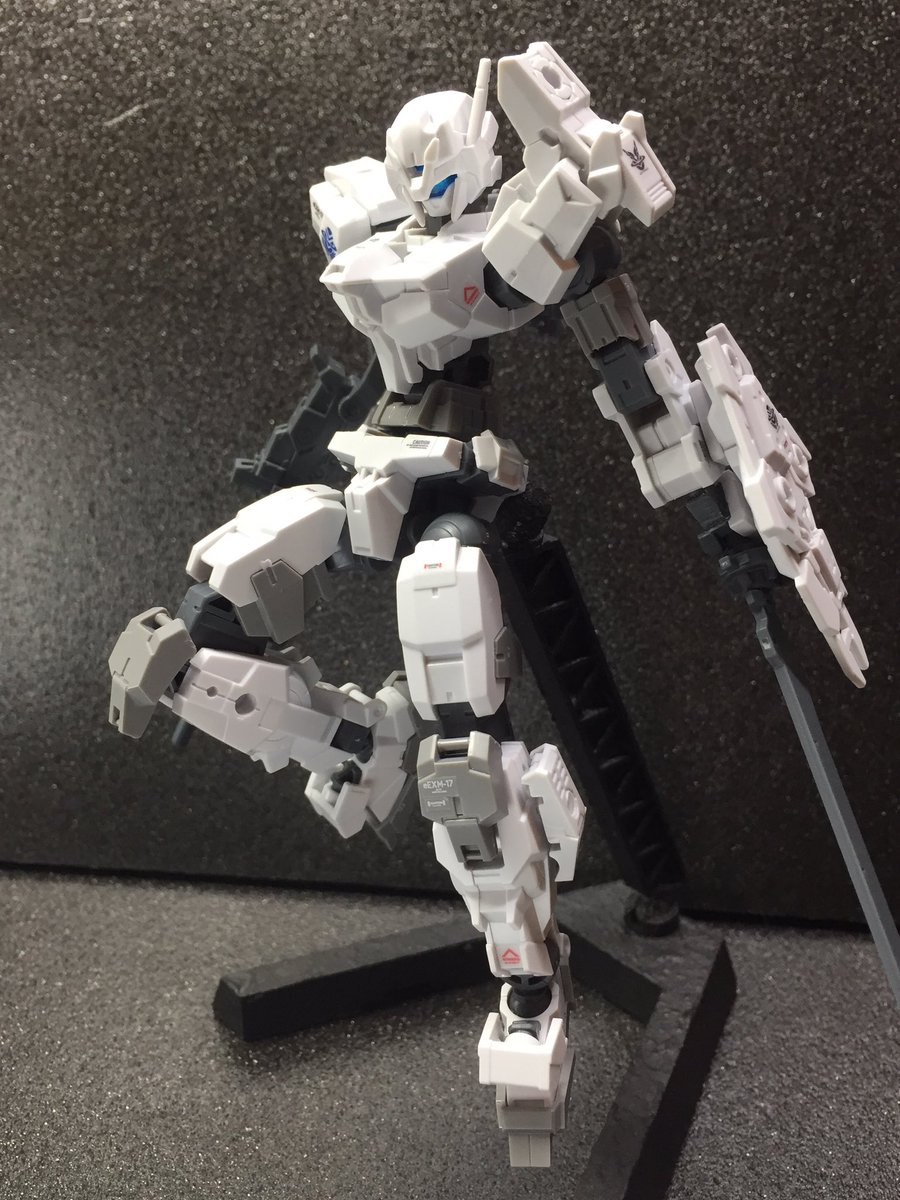 BOSS86942058's tweet photo. アルト・カスタム

アルトの高性能仕様機
ワンオフ機の様な突出した性能は無いが高性能で扱いやすい。
またアルトが持つ拡張性もそのまま引き継いでいる。
少数が生産され、主にエースパイロットが搭乗した。

※スコープのクリアパーツはランナーを使用。

#30ＭＭ
#30MM密林戦
#30ＭＭ地球連合軍 https://t.co/dookv4Yh2i