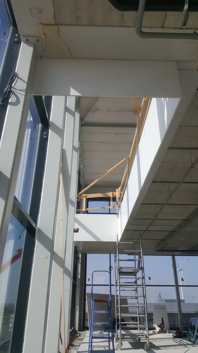 ChrisJonker79's tweet photo. In deze gekke tijd, toch deze week gestart met de afbouw in ons eigen @gemKampen bij @AsiaExpressFood in opdracht van @kkheutinkbv @WanplaKampen @KlaasWanpla @SyplaWanden https://t.co/QogTdgWZms