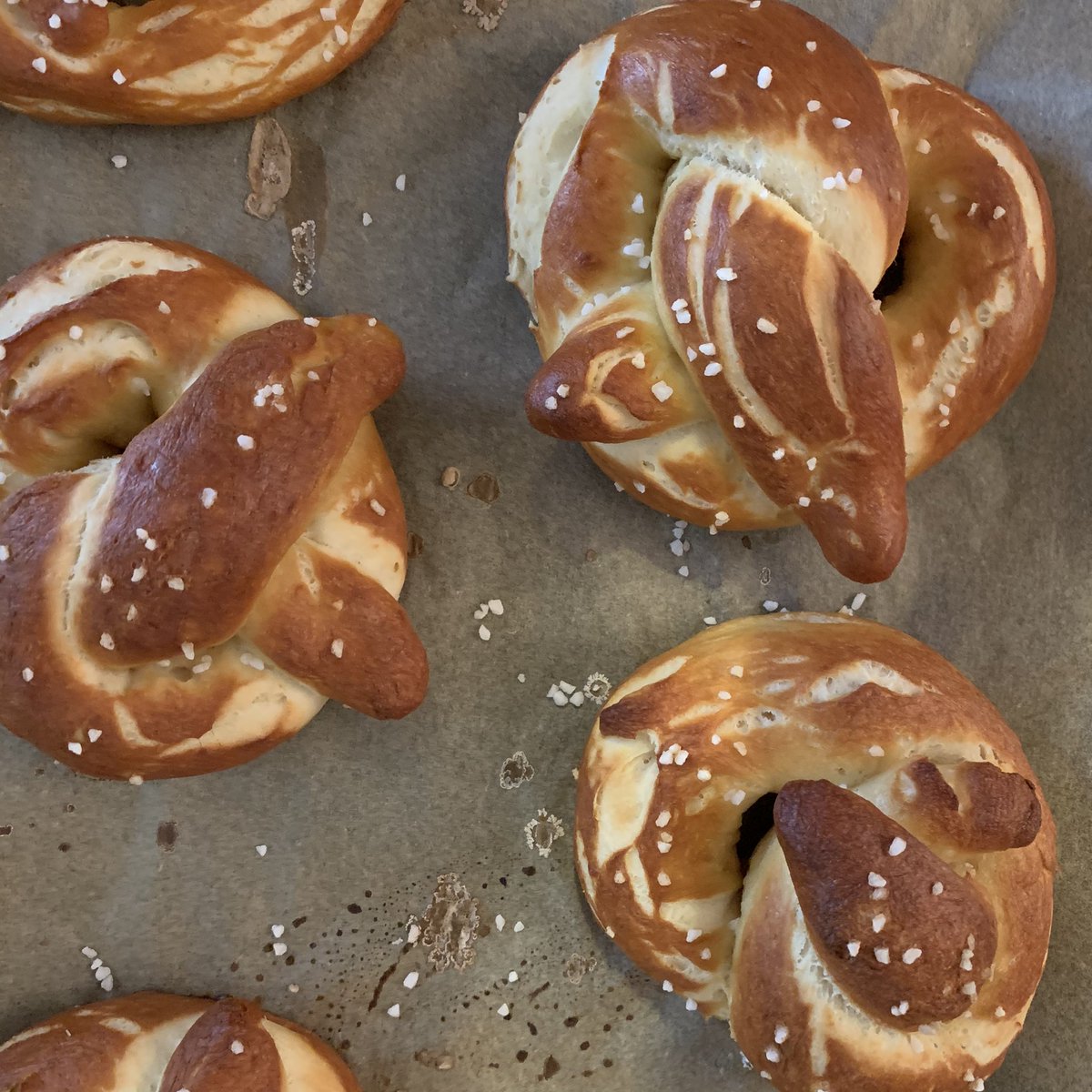 MsBeatriceSD735's tweet photo. All that practice rolling clay coils with 4th grade has made me an excellent pretzel twister ๐ ๐ฅจ๐ฅจ๐ฅจ #itstartswithart #pretzelmaker #skilltransfer #yum @DonnaOT735 https://t.co/ZSdaCT8RTK
