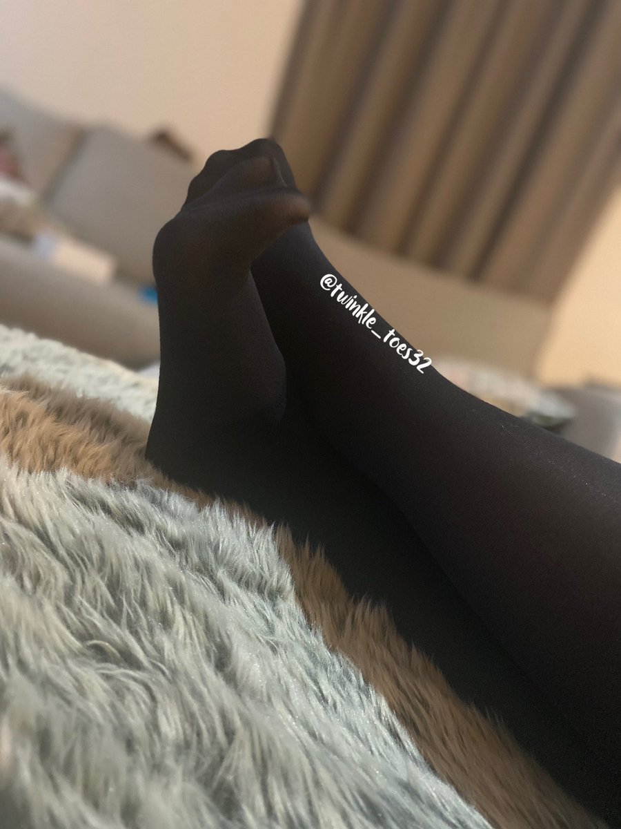 Twinkle_Toes32's tweet photo. @home_of_feet Custom feet content. Any requests welcome! DM for prices 😘😘 https://t.co/VmWYp9B3LK