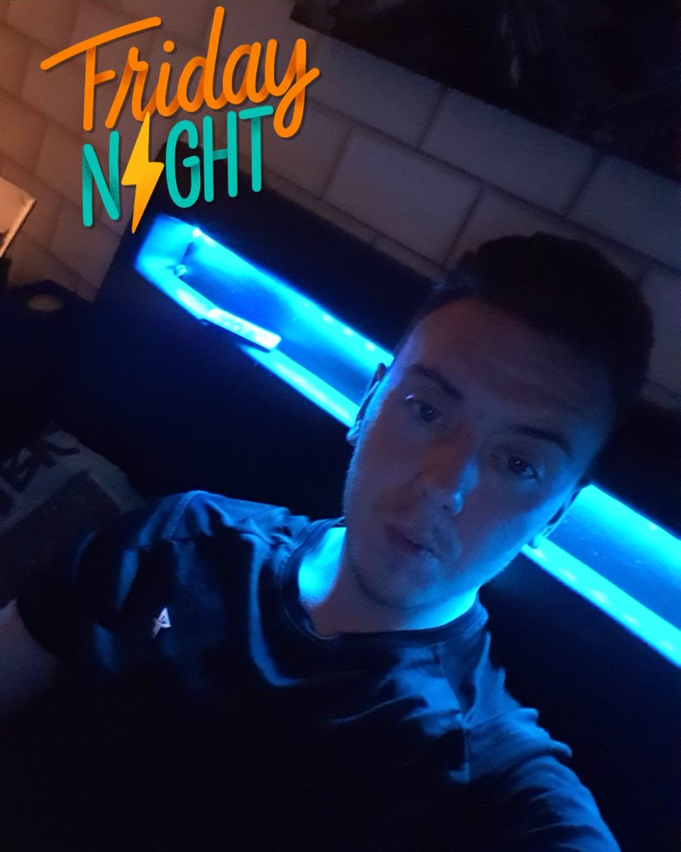 TheEyeborg's tweet photo. TGIF! 🙌
.
.
.
#friday #nightlife #night #nightin #lockdown #tgif #upton #wirral #merseyside #england #uk #weekend #weekendvibes #chillin https://t.co/ULEKvLZi6s