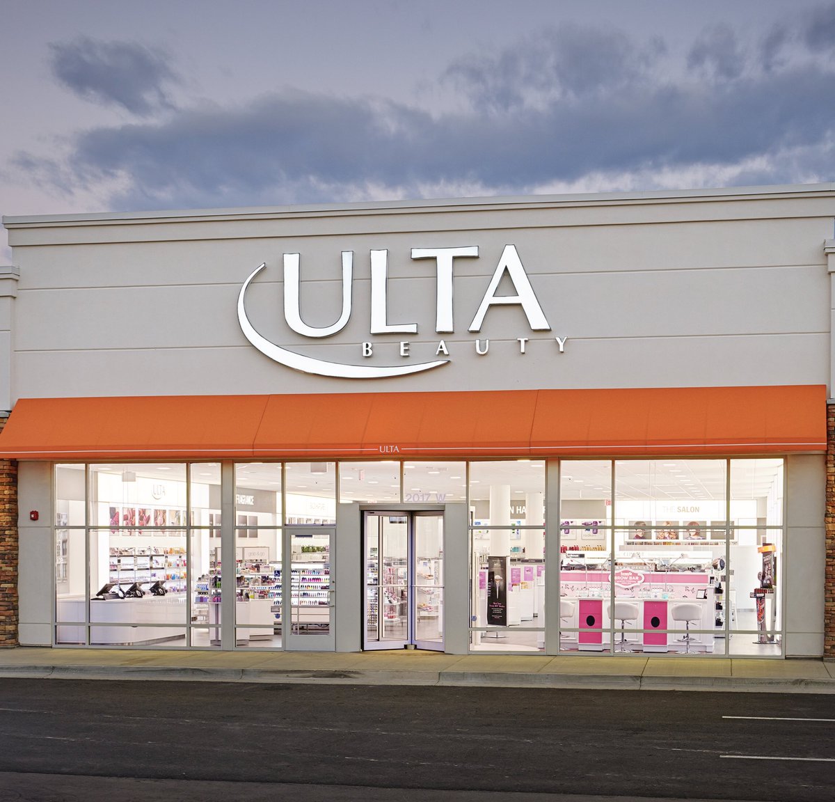 shayleexox's tweet photo. the sooner y’all start staying tf home the sooner i can go to ulta https://t.co/KBSb0ffNts