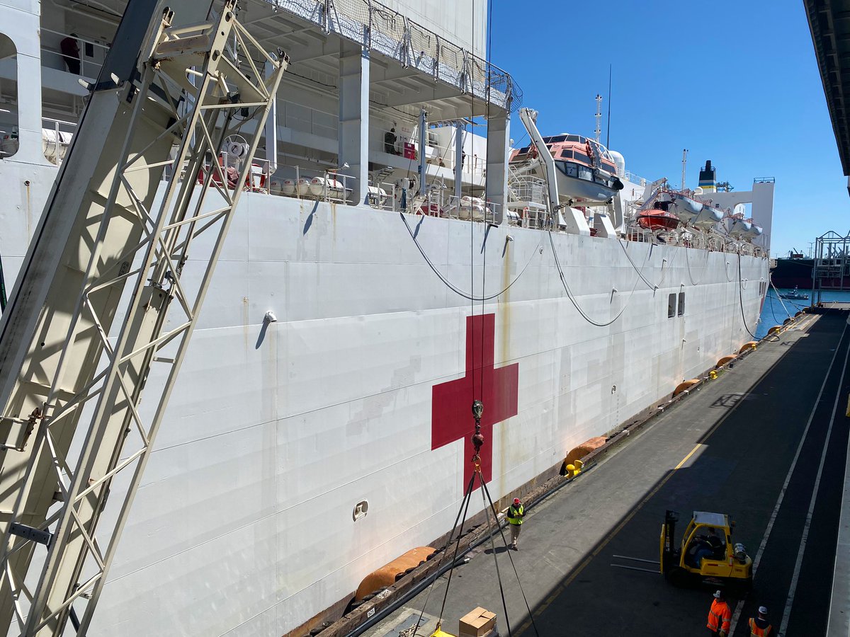 Greeting the #USNSMercy as it arrives in Los Angeles. The ship will serve as an additional hospital with up to 1,000 beds.