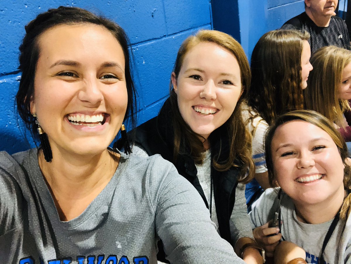mrs_rothrock's tweet photo. #FriendshipFriday for the last day of @ParkwoodMS_NC virtual spirit week! Missing my friends but thankful that technology keeps us together 💙 #TeamPWMS @ElizAllen910 @MrsRussell_PWMS @MrsThayer_ELA @MrskerrReads @shfantamcgee @AGHoulihan https://t.co/qrebE2g1KH