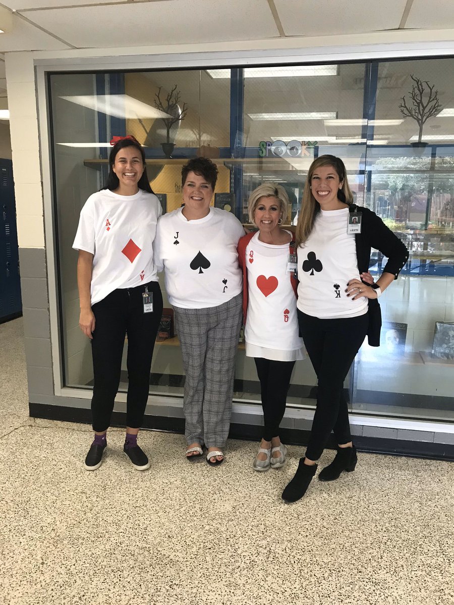 mrs_rothrock's tweet photo. #FriendshipFriday for the last day of @ParkwoodMS_NC virtual spirit week! Missing my friends but thankful that technology keeps us together 💙 #TeamPWMS @ElizAllen910 @MrsRussell_PWMS @MrsThayer_ELA @MrskerrReads @shfantamcgee @AGHoulihan https://t.co/qrebE2g1KH