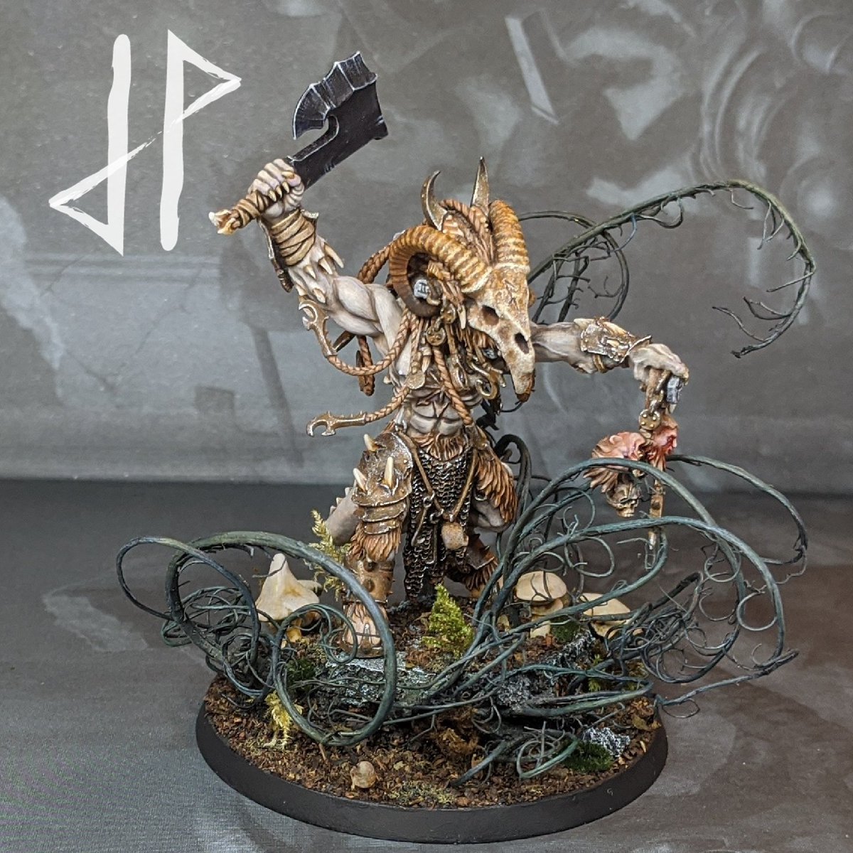 JPMiniatures's tweet photo. Kranek Be'lagor, Daemon Prince of Thorns.
Decided to upgrade Kranek to make him a bit more impressive. As a beastlord he was little underwhelming so here he is in his new "counts as Belakor" form with suitably impressive base.
#beastsofchaos #brayherd #PaintingWarhammer https://t.co/mD5VcEHi4D
