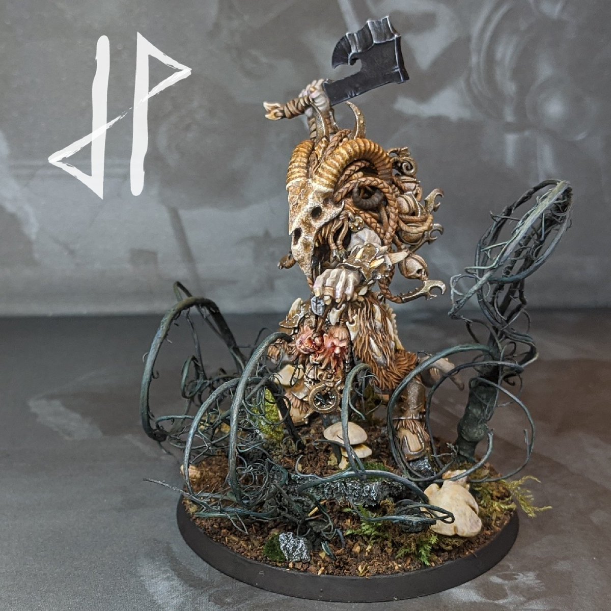 JPMiniatures's tweet photo. Kranek Be'lagor, Daemon Prince of Thorns.
Decided to upgrade Kranek to make him a bit more impressive. As a beastlord he was little underwhelming so here he is in his new "counts as Belakor" form with suitably impressive base.
#beastsofchaos #brayherd #PaintingWarhammer https://t.co/mD5VcEHi4D