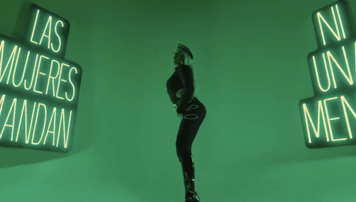 juanevanora_'s tweet photo. Bad Bunny just gave us the biggest serve ever! https://t.co/tQcm8s9yGN