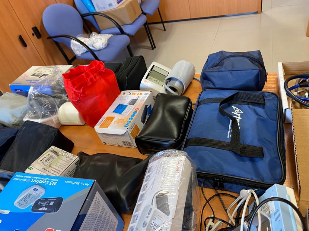 HospCampdevanol's tweet photo. 🔵Des de l’@HospCampdevanol volem donar les gràcies a la resposta de persones anònimes, farmàcies , empreses i entitats davant la nostra crida de falta de material

🔹Emociona veure aquestes mostres de solidaritat en aquests moments tant durs que ens ha tocat viure!

🔹Gràcies! https://t.co/X16e8m8hQz