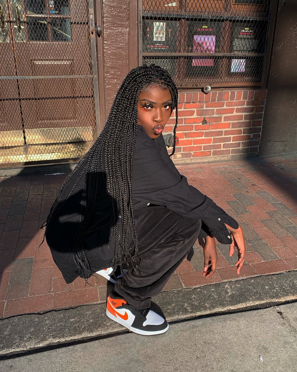 chocodamiix's tweet photo. I like darkskins, love her melanin https://t.co/cQRhy3qbe3