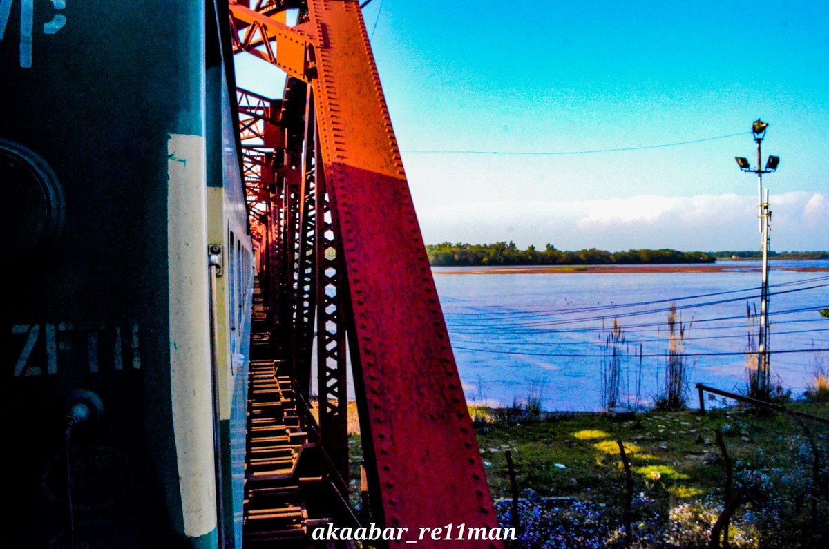 AkaabarRehman's tweet photo. Chanab rivar wazirabad
#Explorepakistan #photography #PhotoOfTheDay #pakrailway #chanabriver https://t.co/c5JJy2siUT