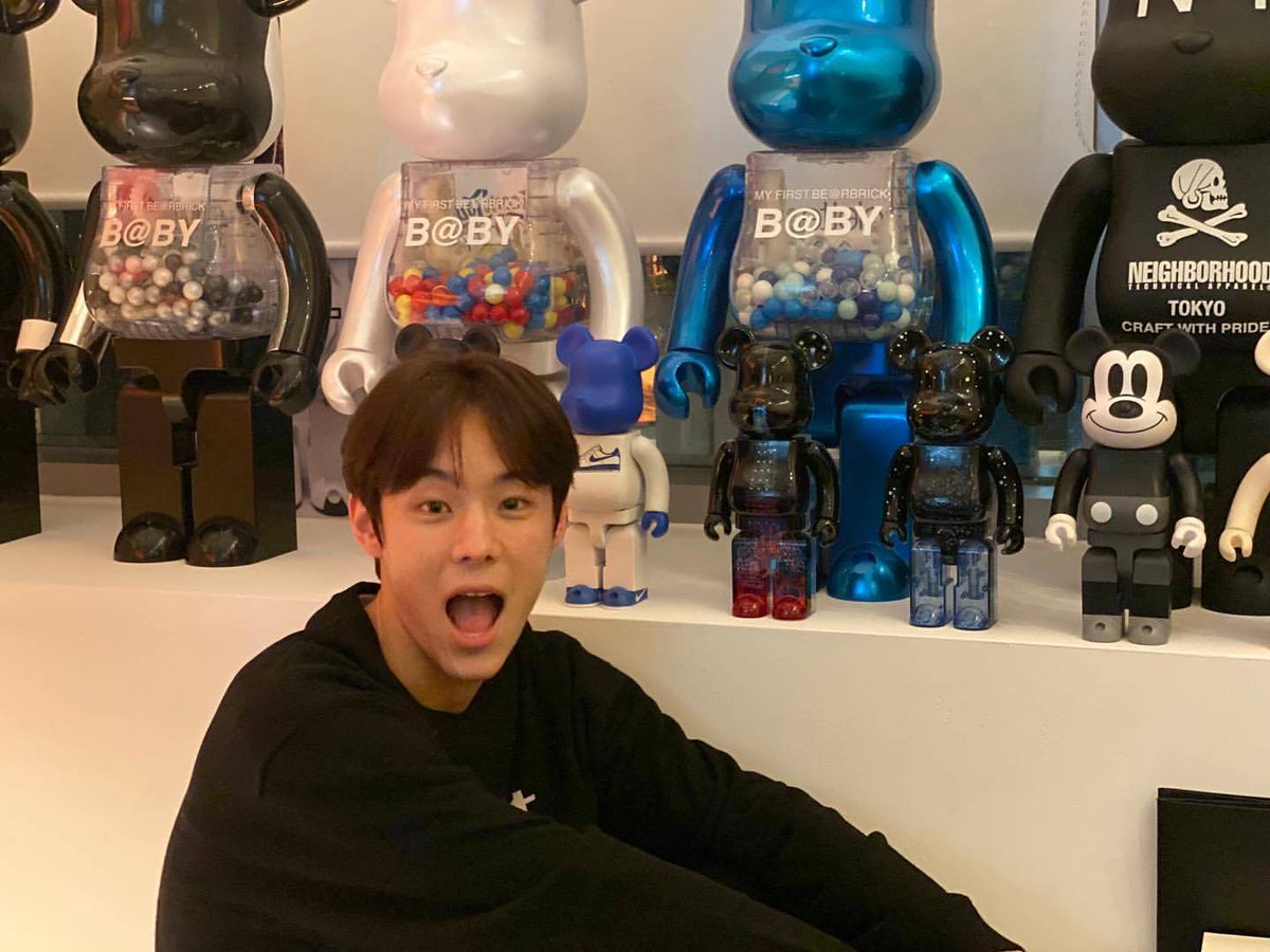 sanbaishiyi's tweet photo. 🌟🌻 #1YEARwithSEOBIN https://t.co/Bl2kVpRfqB