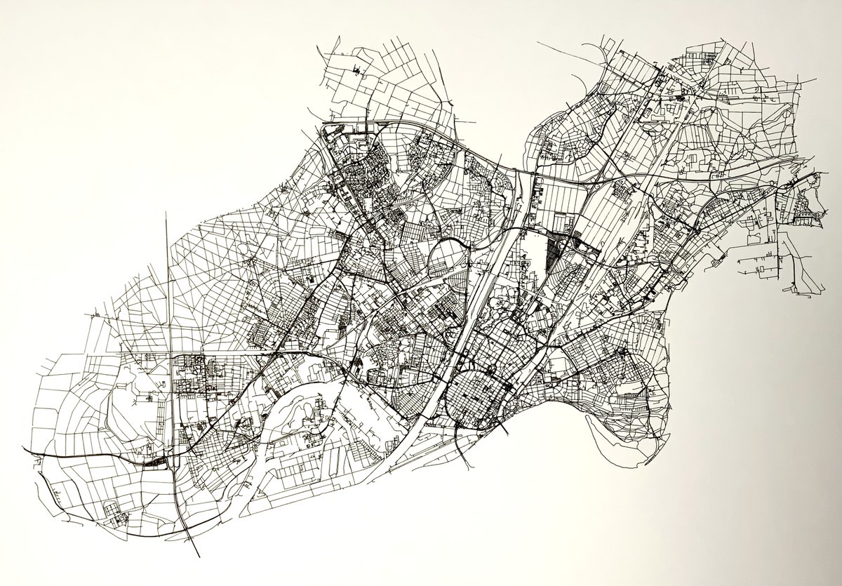 algorigraph's tweet image. I plotted the map of another another city: #Mannheim. After optimising the svg file I managed to bring down the path count from +33.000 to approx. 15.000 without loosing details. Data from #OpenStreetMap #plottertwitter