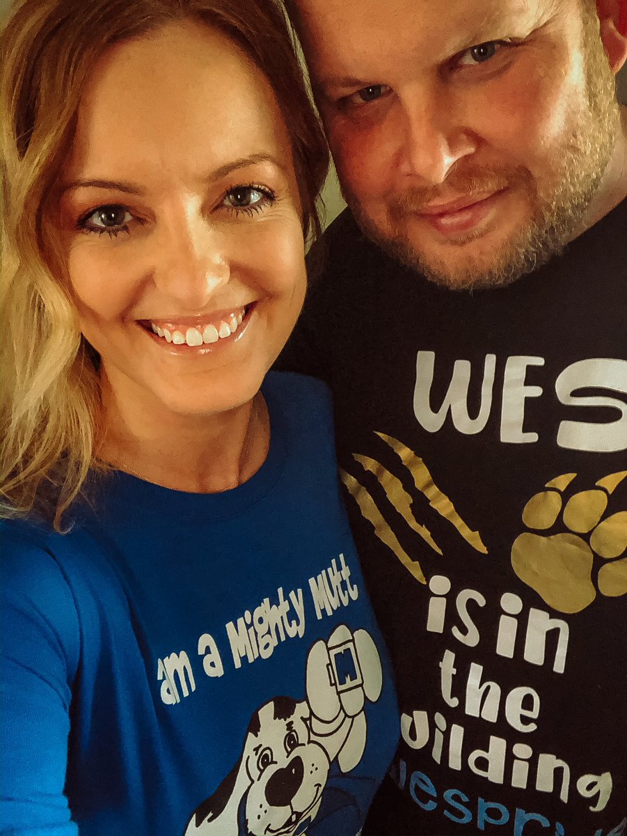 Kristian McGowan (@mrsmcgowanin5th) on Twitter photo We are family!!! Celebrating school spirit day from home!!!🐶🐯<a href="/MenloParkSchool/">MenloPark ES</a> <a href="/WashEdison/">Washington Elem</a> #shinebrightedison #menlospirit #washspirit We are family!!! Celebrating school spirit day from home!!!🐶🐯<a href="/MenloParkSchool/">MenloPark ES</a> <a href="/WashEdison/">Washington Elem</a> #shinebrightedison #menlospirit #washspirit