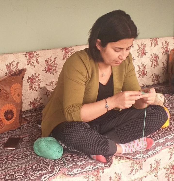 OzcSaliha's tweet photo. Acil durumlar dışında bende evdeyim çünkü #Hayatevesığar 😊 https://t.co/HTmVBrkRHu