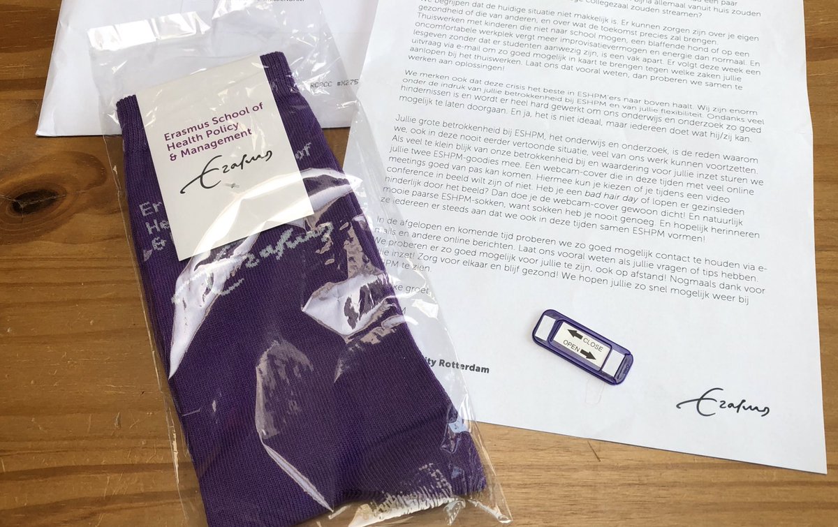 kimputters's tweet photo. Wat een verrassing en mooi gebaar @ESHPM_EUR @erasmusuni Valt er op de deurmat een envelop met #ESHPM goodies voor bij thuiswerken: sokken, en een webcam-cover om de huiskamer (of bad hair day 😇) af te schermen van de webcam vergadering! Bemoedigende woorden erbij, super! #dank https://t.co/oeI7iTLRJ5