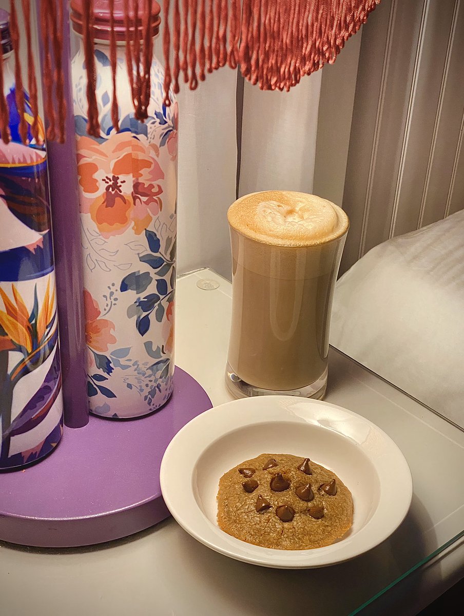 Talah_Ab's tweet photo. Favorite time of the day 😋💜 https://t.co/uiQOuiKs5Q