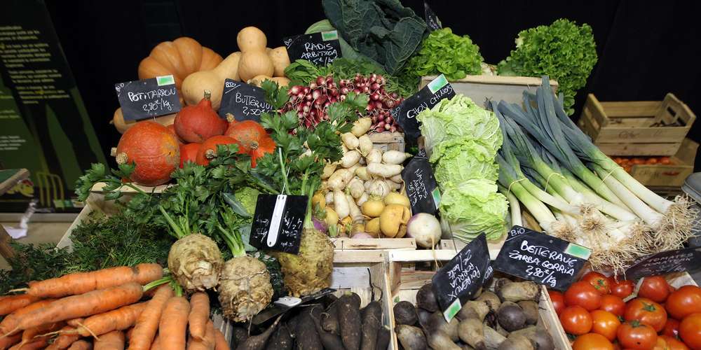 Lekukoa : des paysans basques créent un "drive" pour distribuer leurs produits sudouest.fr/2020/03/27/lek…