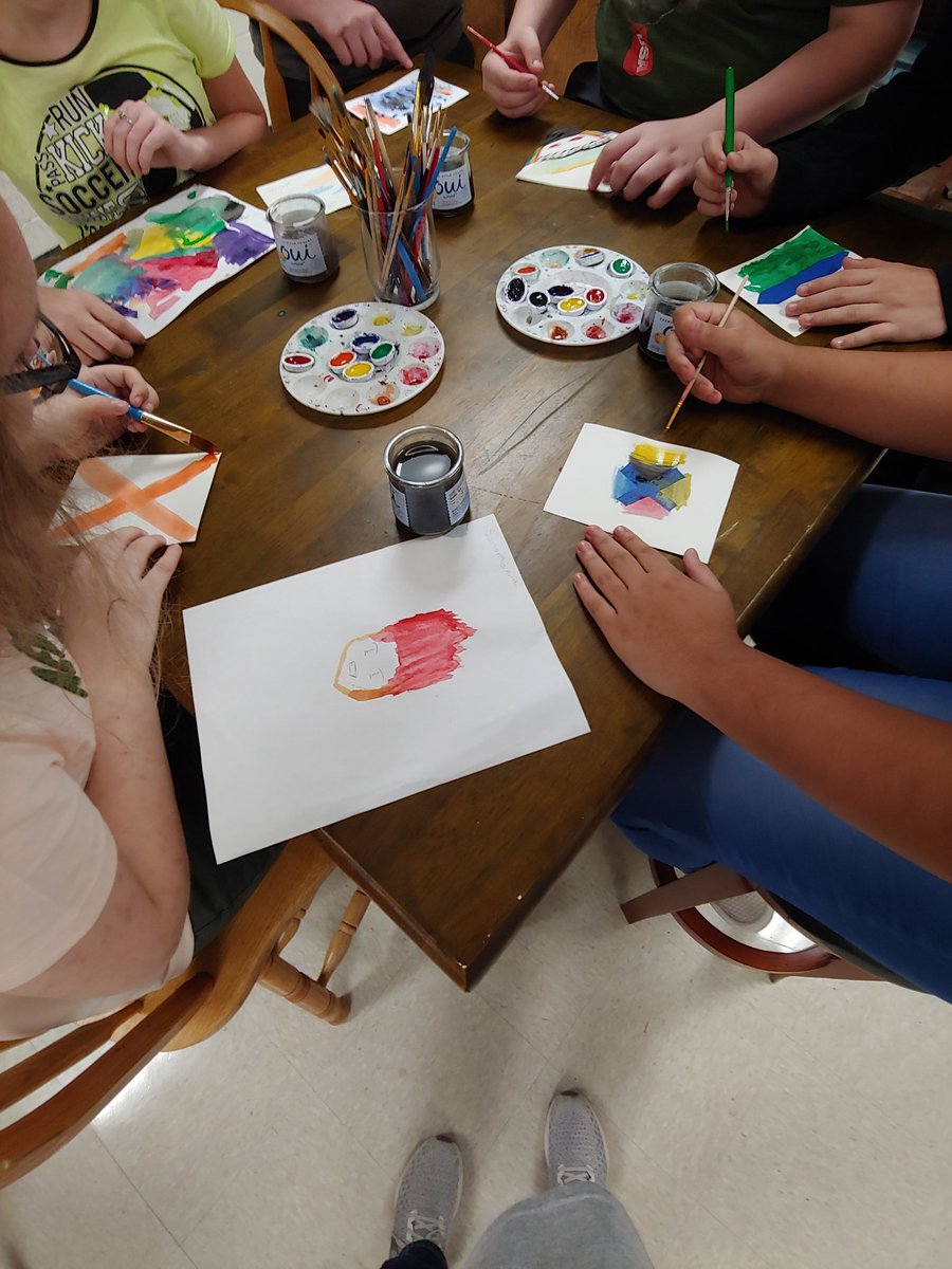 CaptainCoody's tweet photo. First things first, I introduced TAB-Teaching For Artistic Behavior aka Choice Based Art Education 😎.   This Is Your Studio 🎨🖍️🖌️🥰💚. https://t.co/fAVMLJ9k4z