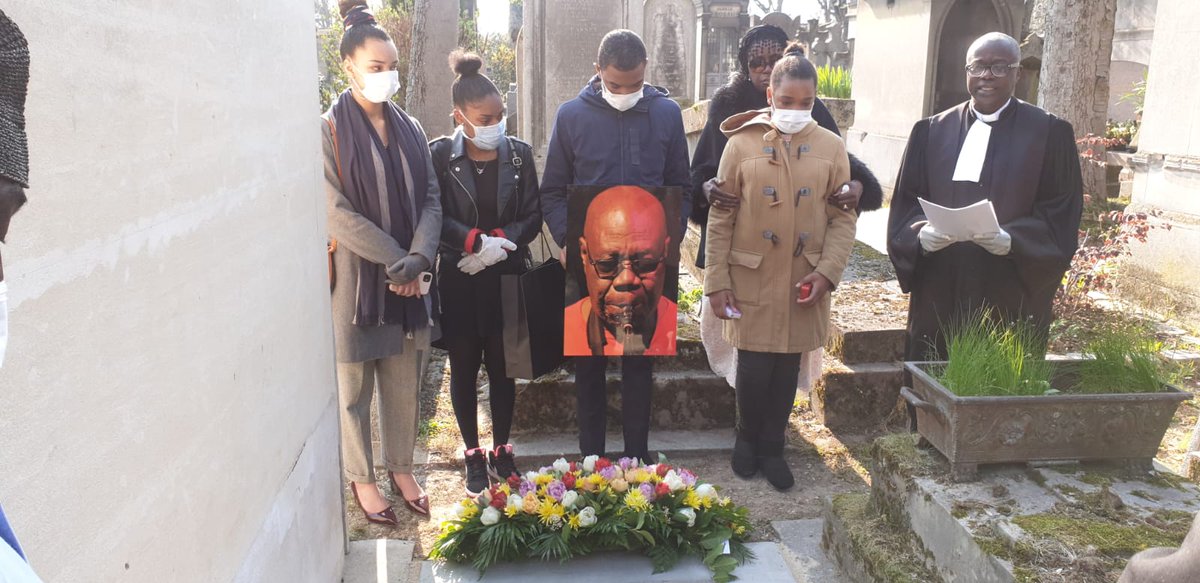 marie-roger biloa (@mrbiloa) on Twitter photo Inhumé dans la plus stricte intimité, #ManuDibango repose depuis cet après-midi au Cimetière du #PèreLachaise à #Paris Peace & Love <a href="/Doubangar/">Félicité Doubangar</a> Inhumé dans la plus stricte intimité, #ManuDibango repose depuis cet après-midi au Cimetière du #PèreLachaise à #Paris Peace & Love <a href="/Doubangar/">Félicité Doubangar</a>