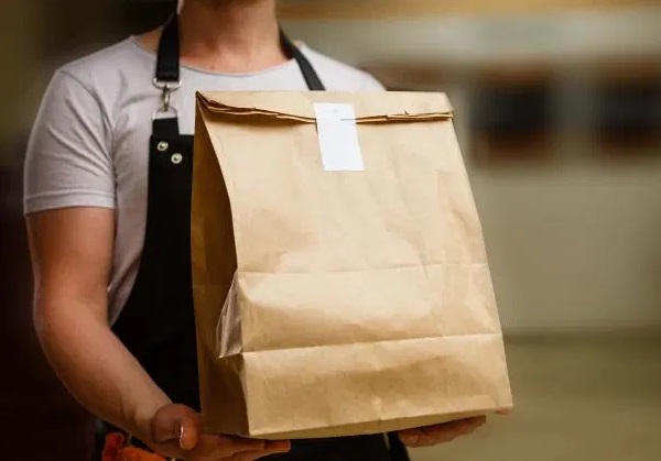 Oracle's tweet photo. 4 ways to pivot your restaurant to accommodate the high demand for takeout and delivery services.
https://t.co/SapZwHgj3R
#OracleFoodBev https://t.co/4AcI1gV9w4