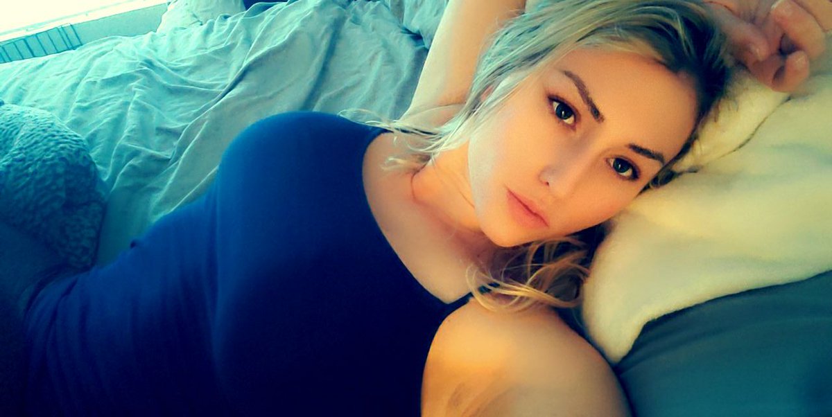 GoddessCrysta19's tweet photo. You know that your a pathetic little bich already, I dont have to tell you that. With that being said go ahead and do what you are good at and shut the fuck up, get on your knees and open your wallet. You've been dying for a relaps anyways. What better way then to do it with me. https://t.co/GwMVPOmIIa