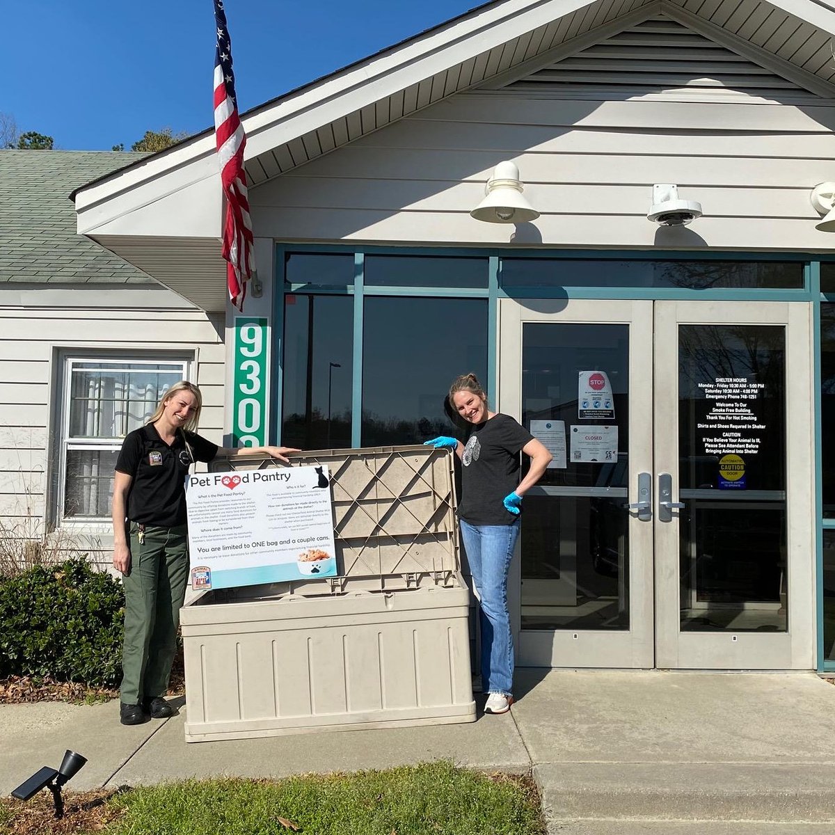 Chesterfield Animal Services (@ccpdanimalsvcs) on Twitter photo We have teamed up with <a href="/RALtweets/">RichmondAnimalLeague</a> to start a pet food pantry for those in our community who are struggling financially during these tough times! We are both contributing pet food and other supplies to those in need. Feel free to donate to the bin as well if you want to help! ❤️ We have teamed up with <a href="/RALtweets/">RichmondAnimalLeague</a> to start a pet food pantry for those in our community who are struggling financially during these tough times! We are both contributing pet food and other supplies to those in need. Feel free to donate to the bin as well if you want to help! ❤️