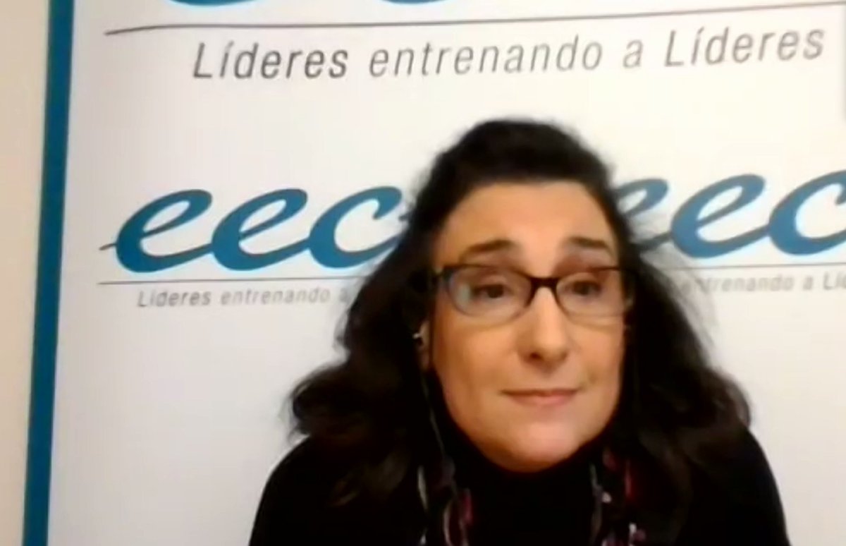 Podemos dejar de ser víctimas de nuestro miedo, si le preguntamos al miedo de qué nos está hablando. Así, podremos elegir cómo queremos vivir y qué queremos hacer. #coaching #gestión #emocional #crisis #yomequedoencasa #eecabrelaventan